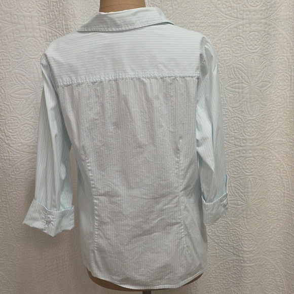 Women's Light Blue & White Striped Top Shirt Blouse Button Down Business Casual - Picture 6 of 8